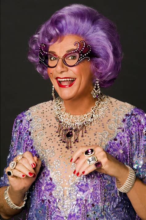 Dame Edna Everage | SANDRATBLOG.COM