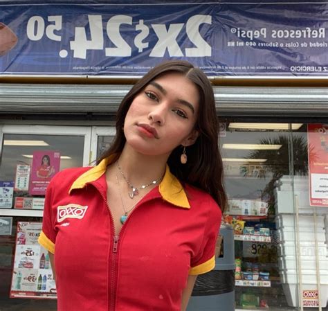 Ella Es La Cajera Del Oxxo M S Famosa De M Xico