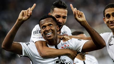 Corinthians Segue No Pé Do Atacante Jô E Aguarda A Rescisão Para Um