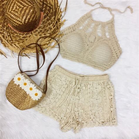 QUẦN ÁO LEN ĐI BIỂN SÀNH ĐIỆU Bikini áo yếm len mix quần hoa màu nude Shopee Việt Nam