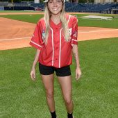 Danielle Bradbery Nude Pictures Onlyfans Leaks Playboy Photos Sex Scene Uncensored