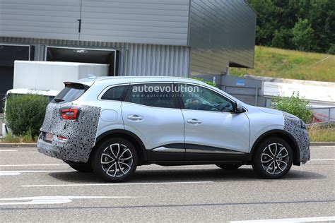 Renault Kadjar Facelift Spied With New Front End Will Debut In