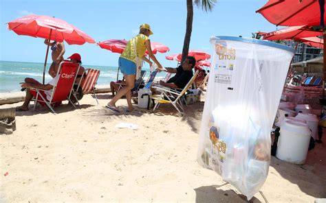 FOTOS Banhistas Participam Do Projeto Praia Limpa No Recife Fotos