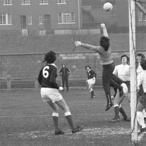 Hot Sexy Lily Parr Bikini Pics