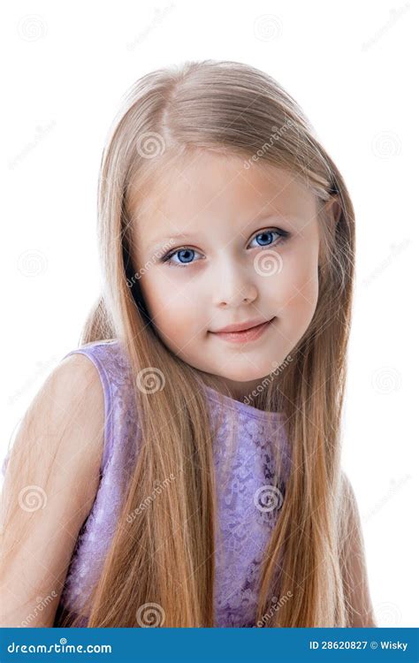 Belle Petite Fille Blonde Dans La Robe Pourpr E Image Stock Image Du Enfant Heureux