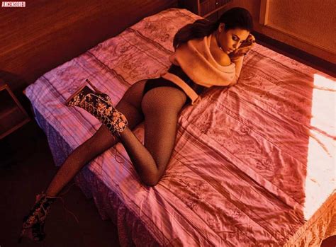 Naked Carolina Loureiro In Cristina Magazine