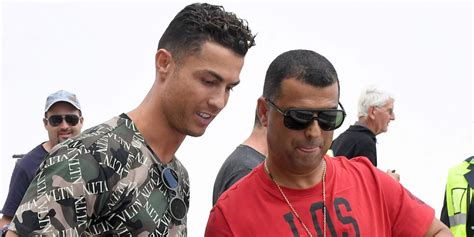 Ronaldo Accusato Di Truffa Il Fratello Prodotte Maglie Della Juve False