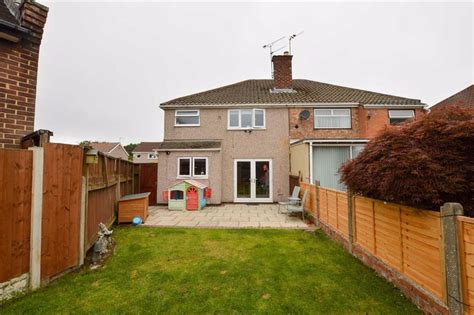 Property in Croft Lane, Bromborough, Wirral, CH62 2DA