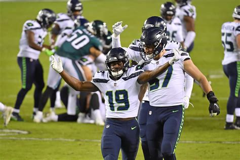 Seahawks Waive Wr Penny Hart With Josh Gordons Return Now Official