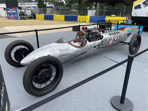 Hot Wheels une extraordinaire collection de voitures miniatures vidéo Les Voitures