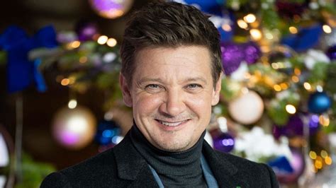 Jeremy Renner au bord des larmes j ai décidé de il revient sur