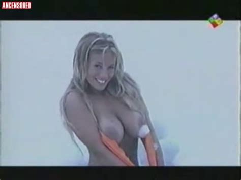 Naked María Eugenia Ritó in Intrusos