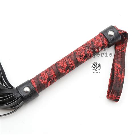 Roi tua rua Mã S Niska Lingerie