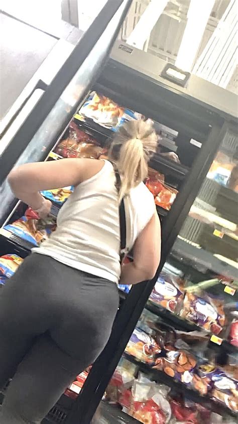Colombian Milf Shopping Oc Spandex Leggings Yoga Pants Forum