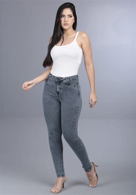 Modelo De Calça Skinny - melhores modelos de calça feminina | Lojista Digital Handara