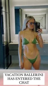 Insta Vid Rg Kelsea Ballerini Selfie In A Green Bikini Phun Org Forum
