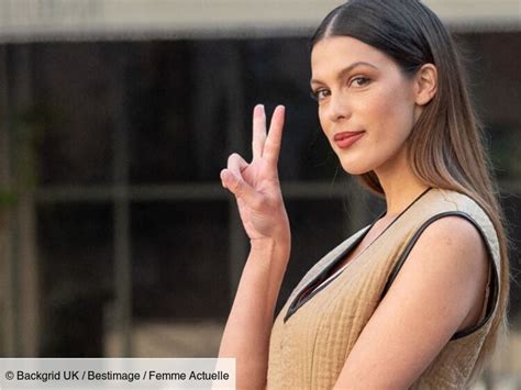 Iris Mittenaere En Pleine Baignade Elle Plonge Avec Un Bikini Tr S Mini Femme Actuelle Le Mag