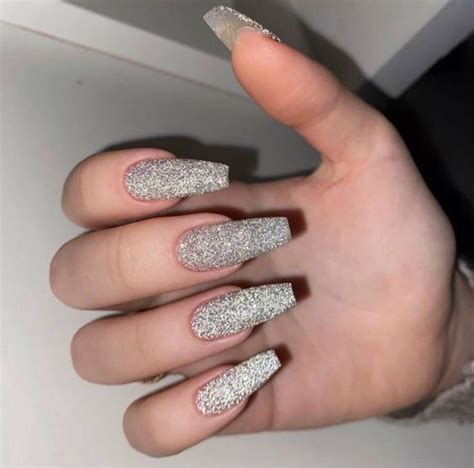 10 Diseños De Uñas Con Glitter Para Brillar En Año Nuevo Uñas