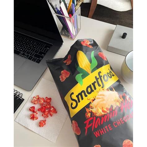 Jual Smartfood Flamin Hot White Cheddar Popcorn Gr Shopee Indonesia