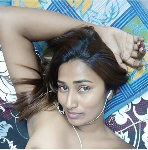 Indian Model Pics Videos Milf Model Chubby Body Desi Pics HD SD MasalaDesi