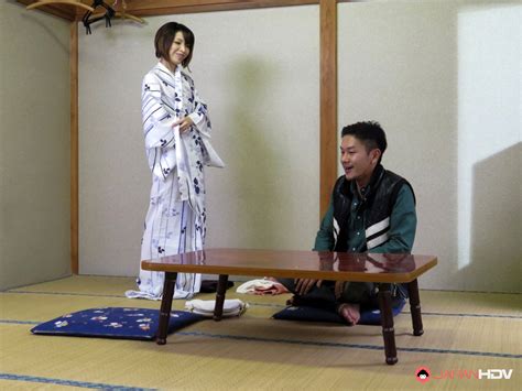 ThumbNow Japanese Babe Hikaru Kirishima 桐島ひかる Hikaru Kirishima takes her friend to the Hot