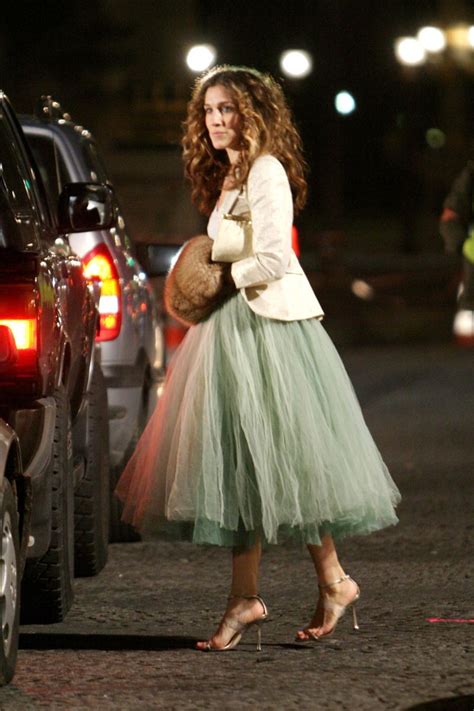 Carrie Bradshaw S Best Ever Outfits From Her Infamous Wedding Gown To The Naked Dress Woman