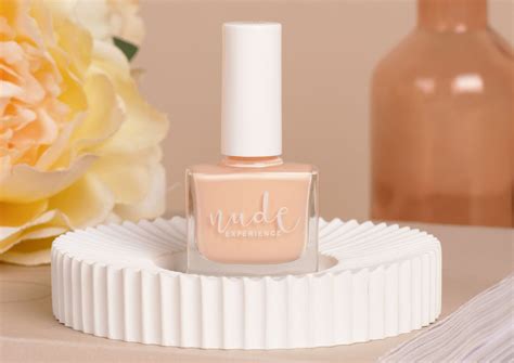 Makeup Vernis Nude Une manucure élégante