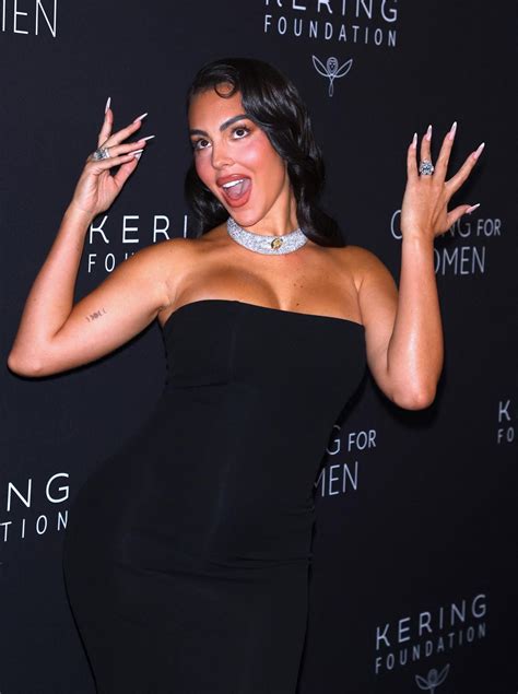 GEORGINA RODRIGUEZ ANILLO | ¿Qué le pasa a Georgina Rodríguez en las