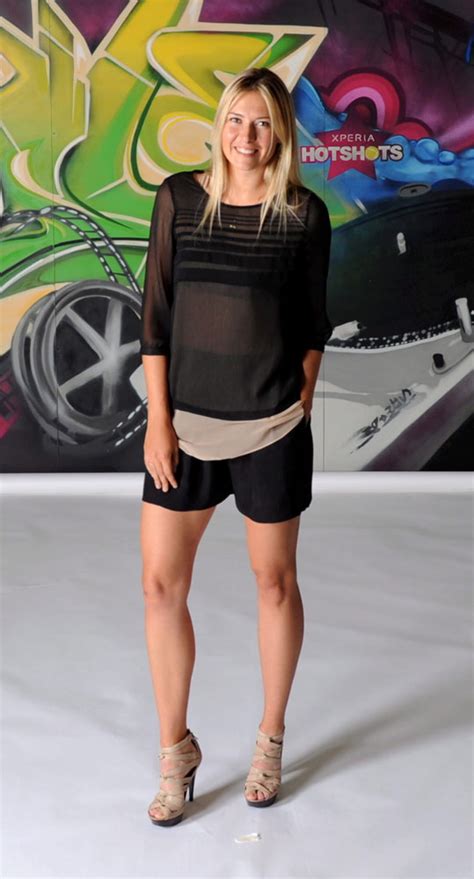 Sports Accessin Maria Sharapova Hot Pics