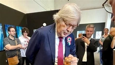 Il critico Vittorio Sgarbi ritorna a Monza ecco perché