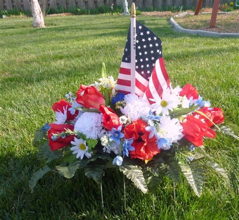 Memorial Flowers In Red White And Blue Military Memorial Flower