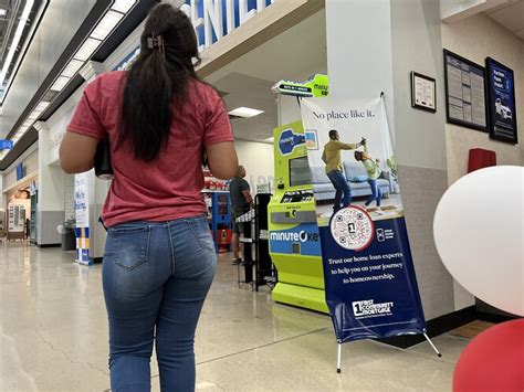 Thick Latina Going Into Work Tight Jeans Forum