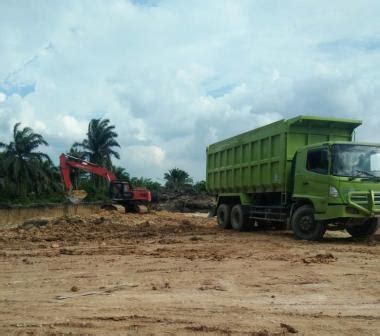 Proyek Jalan Rp Miliar Di Siak Diduga Gunakan Tanah Timbun Ilegal