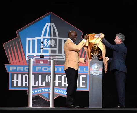 Terrell Davis Enshrined As Fifth Bronco In Pro Football Hall Of Fame