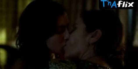 Esther Zimmering Breasts Lesbian Scene In Vivere Tnaflix
