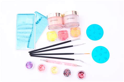 Certified Nail Art Course. - TWorld Training