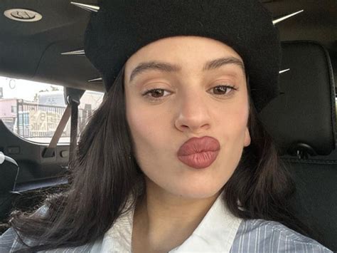 Rosalía desafía la censura de redes sociales con una foto hot en bikini y topless Sagrosso