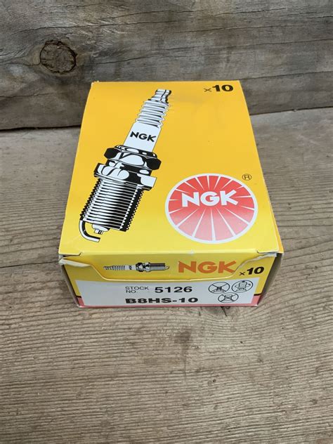 NGK B8HS-10 - Alternative spark plugs