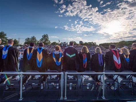 Huntington School District Aims To Revive Alumni Association