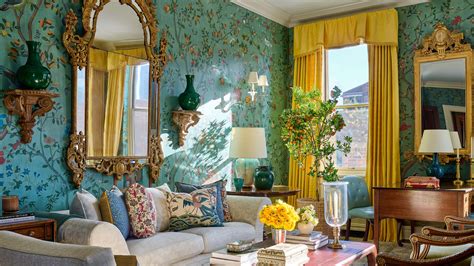 Inside Shonda Rhimes’s Strikingly Regal New York City Apartment ...