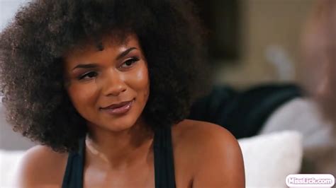 Lesbian Milf Fingering Big Tits Roommate Porn