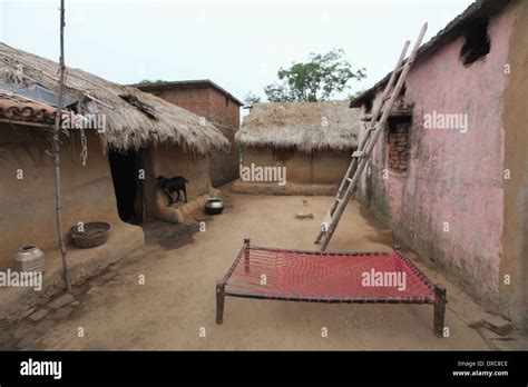 Tribal hut santhal tribe jharkhand hi-res stock photography and images - Alamy