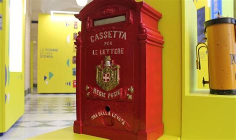 La Cassetta Postale Il Simbolo Unisce Poste E LItalia