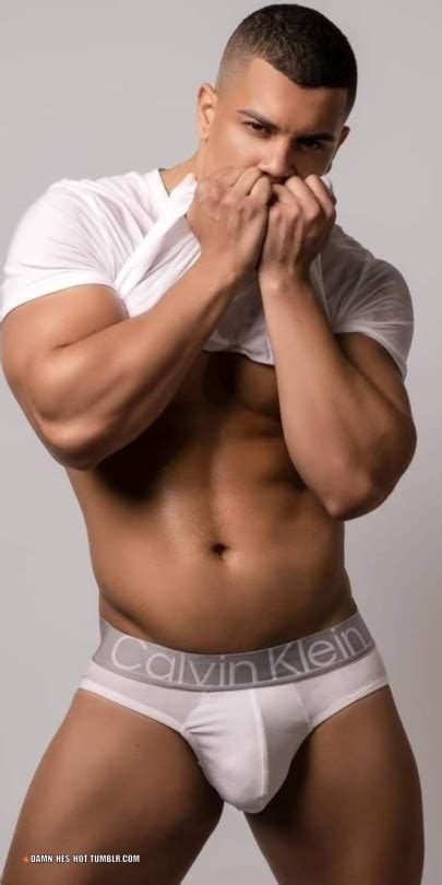 Damn Hes Hot Tumblr Tumbex