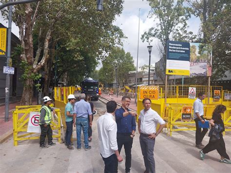 Avanza la obra de remodelación del boulevard de avenida de los Corrales