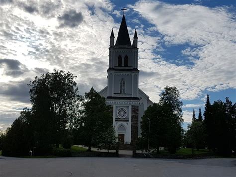 Von Historisch Bis Modern 12 Beeindruckende Kirchen In Finnland