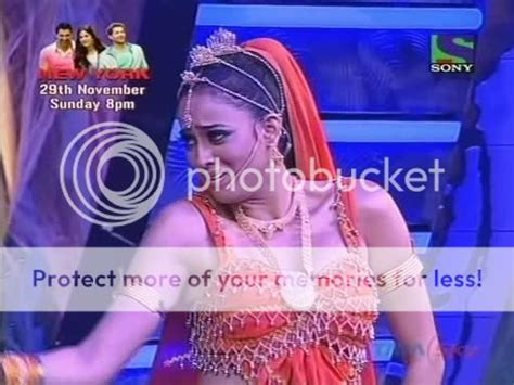Bollywood Paradize Shweta Tiwari Hot Navel Show Sexy Captures From Comedy Circus