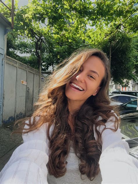 Am I hot with my smile?F27 : r/SFWAmIHot