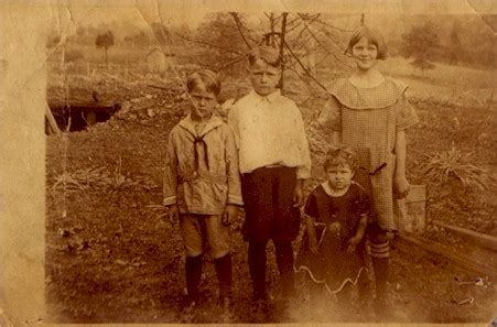 WHO IS IN THE PICTURE: