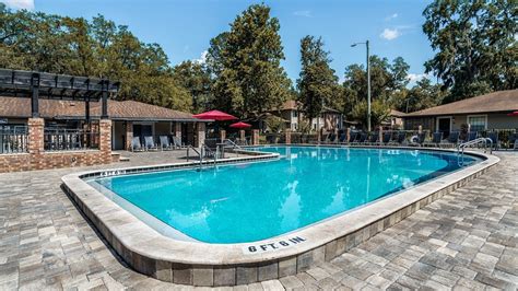 Photo Gallery | Oxford Manor | Gainesville Student Apartments
